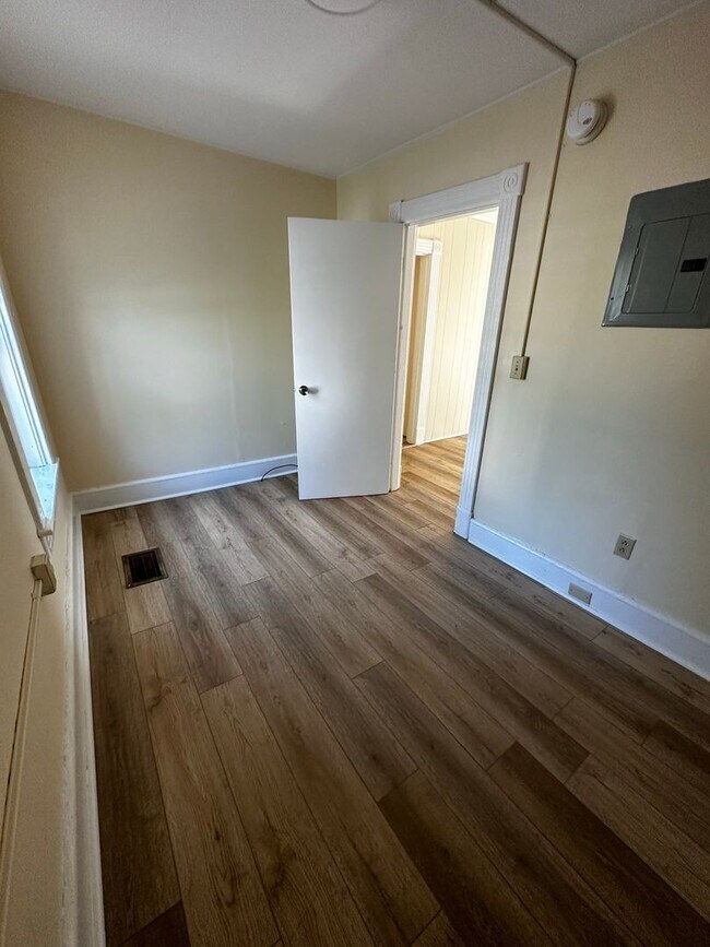 50-52-52 Howard St unit 52 Howard St, Burlington, VT 05401 - photo 4