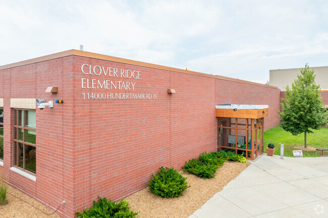 The student-teacher ratio at Clover Ridge Elementary in Chaska is 16:1.