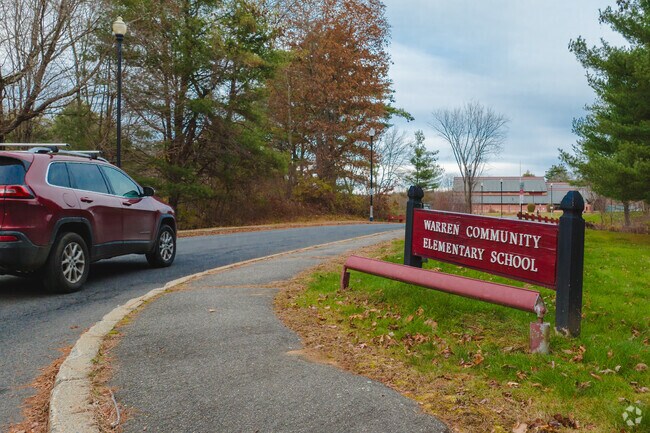 Warren Community Elementary School is a great public school for elementary-aged children.