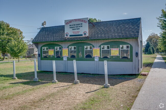 The Durham Fair hosts live entertainment, rides, and games for residents.