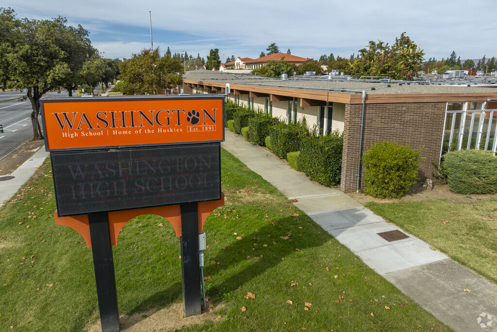 Washington High School is the home of the huskies.