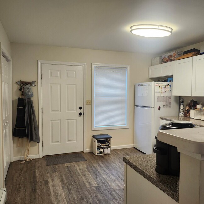 70 Naugatuck St, Hartford, CT 06120 - photo 6