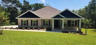 5526 Colinas Verde Dr, Milton, FL 32570