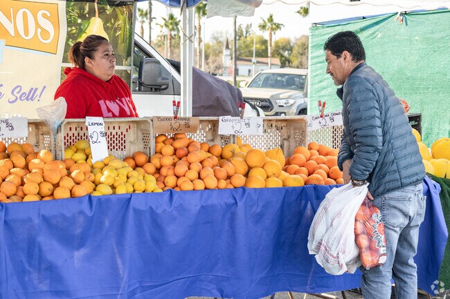 Orange County farmers' markets always have plenty of citrus.