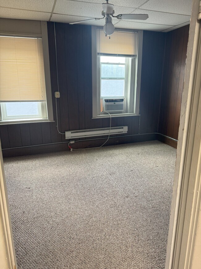 202 E 3rd St unit Apartment 1, Maryville, MO 64468 - photo 5