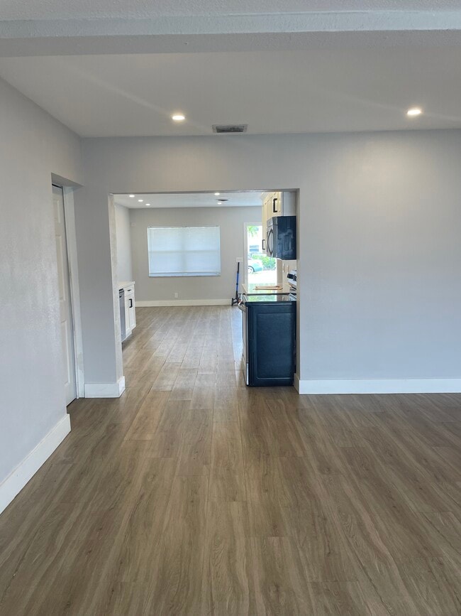 1421 SE 4th Ave unit 1421-SE4th Ave Deerf, Deerfield Beach, FL 33441 - photo 4