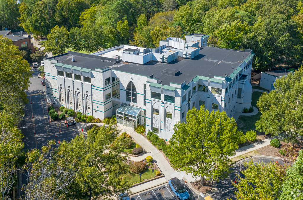 Al-Noor Quran Academy nurtures students to become future leaders and scholars.