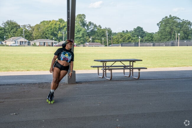 Jaycee Park features a skate area for active days in Greater Alberta.