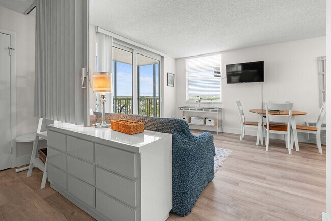 5800 Bonita Beach Rd SW unit ID1352878P, Bonita Springs, FL 34134 - photo 2