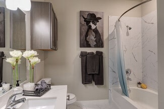 3530 W 12th St, Houston, TX 77008