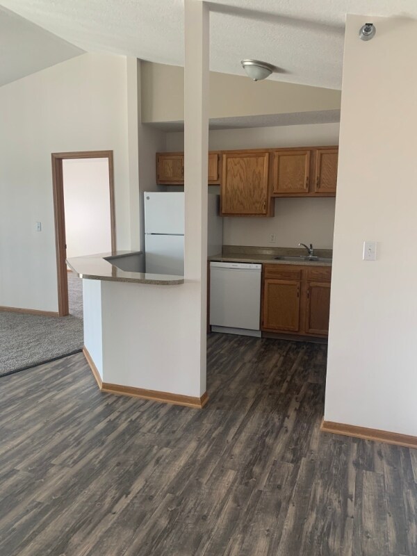 Crown Pointe Apartments, West Des Moines, IA 50265 - photo 4