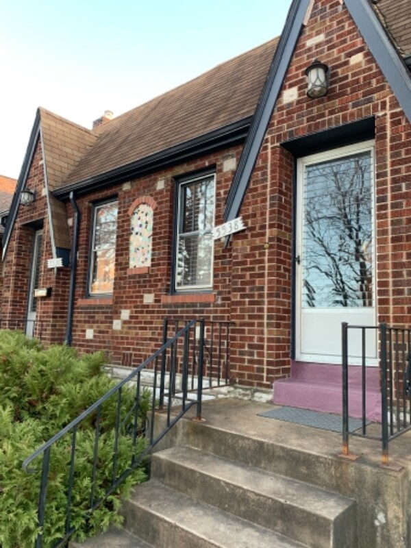 5538 Walsh St, St. Louis, MO 63109