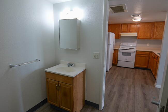 3280 N Downing St unit 1-204, Denver, CO 80205 - photo 5
