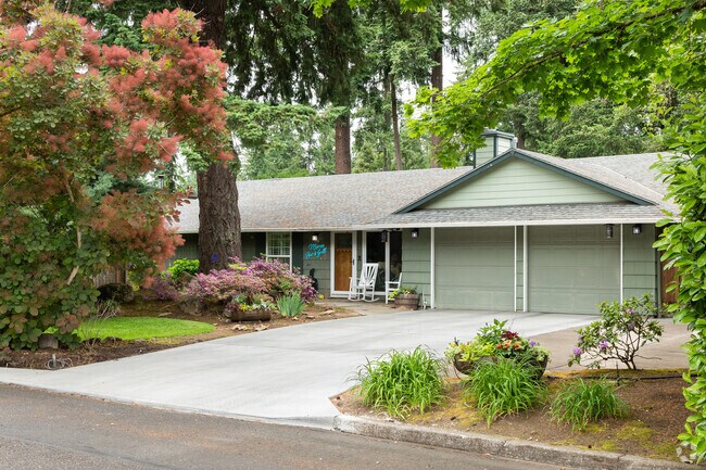 Ranch-style homes are common in Rosewood.
