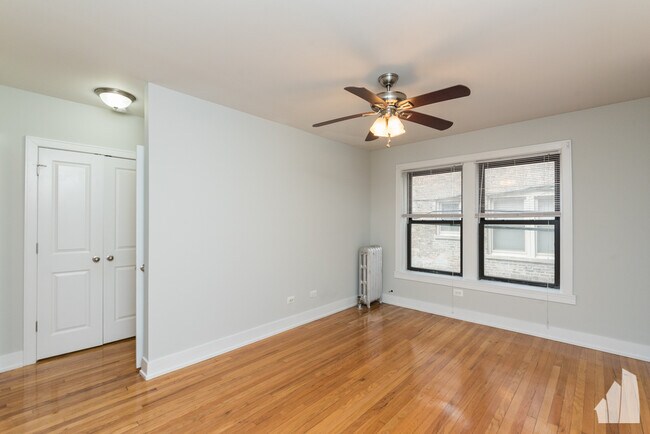 516 W Cornelia Ave unit 516-110, Chicago, IL 60657 - photo 2