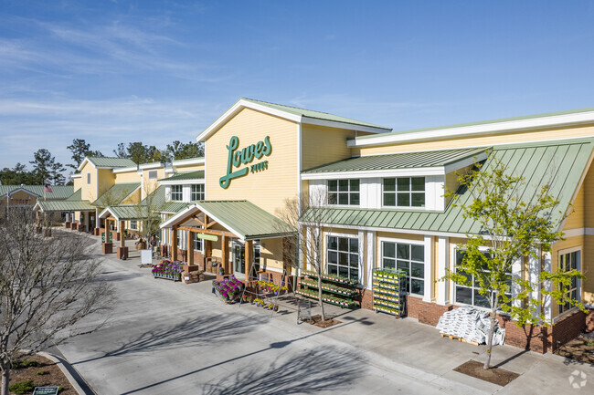 Get all of your grocery list needs at the Lowe's Foods shopping center in Mount Pleasant, SC.