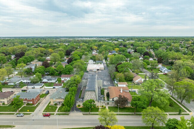 Shining Star Christian Schools in Milwaukee, WI has 7 full time teachers on staff.