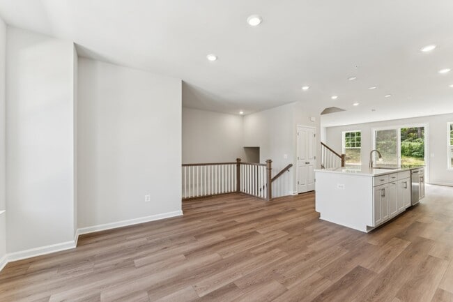 10182 Kings Grove Way, Damascus, MD 20872 - photo 6