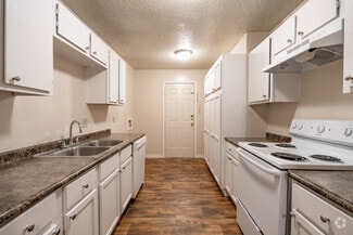 5776 Daniel Dr, Beaumont, TX 77705