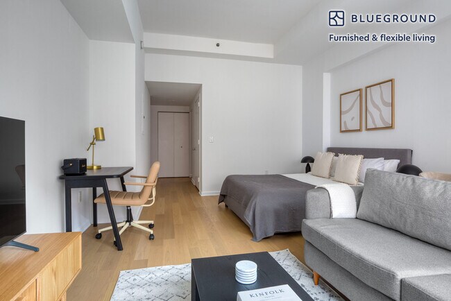 535 W 23rd St unit FL11-ID1481, New York, NY 10011 - photo 2