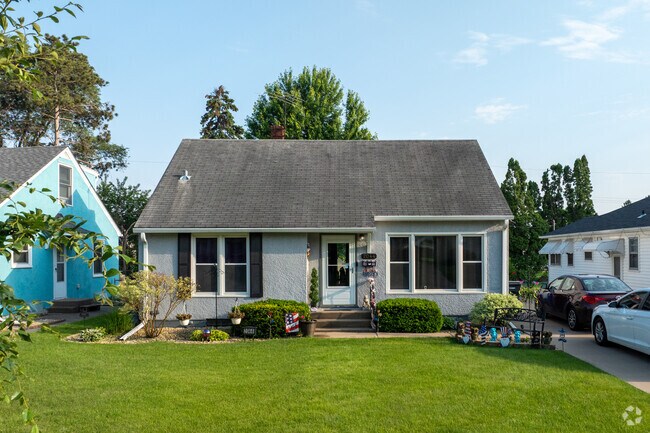 Smaller Cape Cods in Lincoln Park offer lots of charm and are well landscaped.
