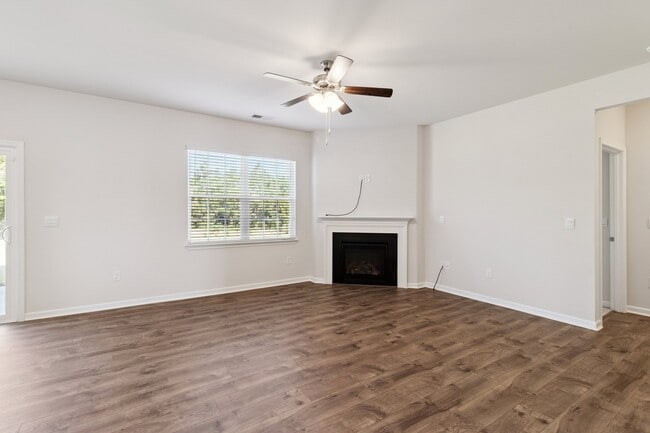 65 Blue Aspen Dr, Fuquay Varina, NC 27526 - photo 4