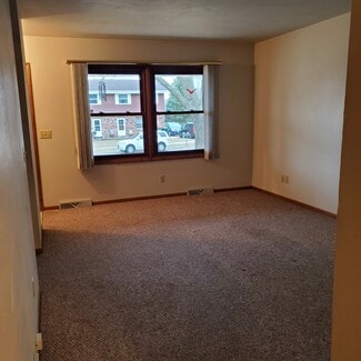 2012 Miller St Unit B, West Bend, WI 53095