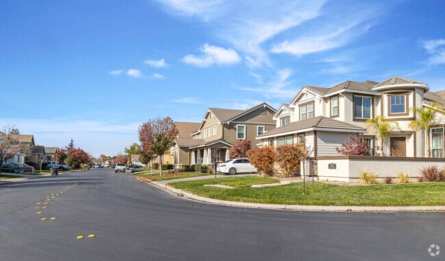 Wide streets are found throughout Waterford.