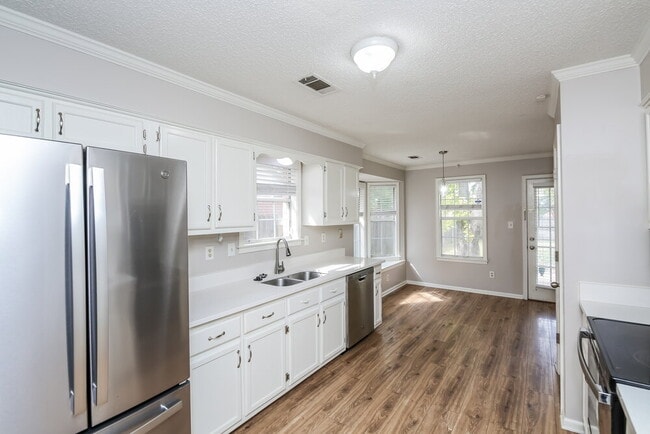 2219 Lake Hill Ct, Cordova, TN 38016 - photo 7