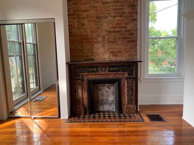 3042 Gilbert Ave unit 1, Cincinnati, OH 45206 - photo 6