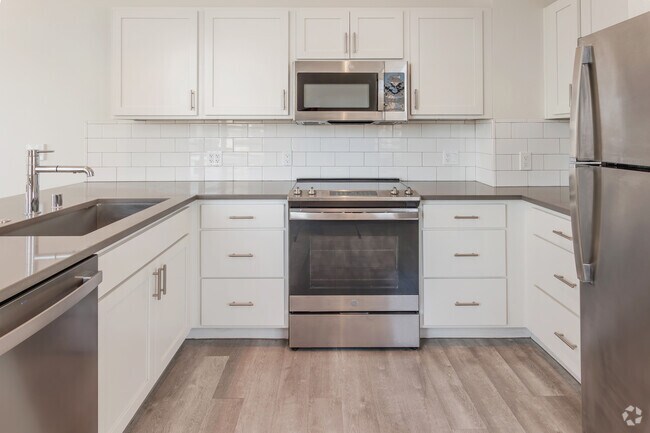 1BR, 1BA - 936SF - Kitchen