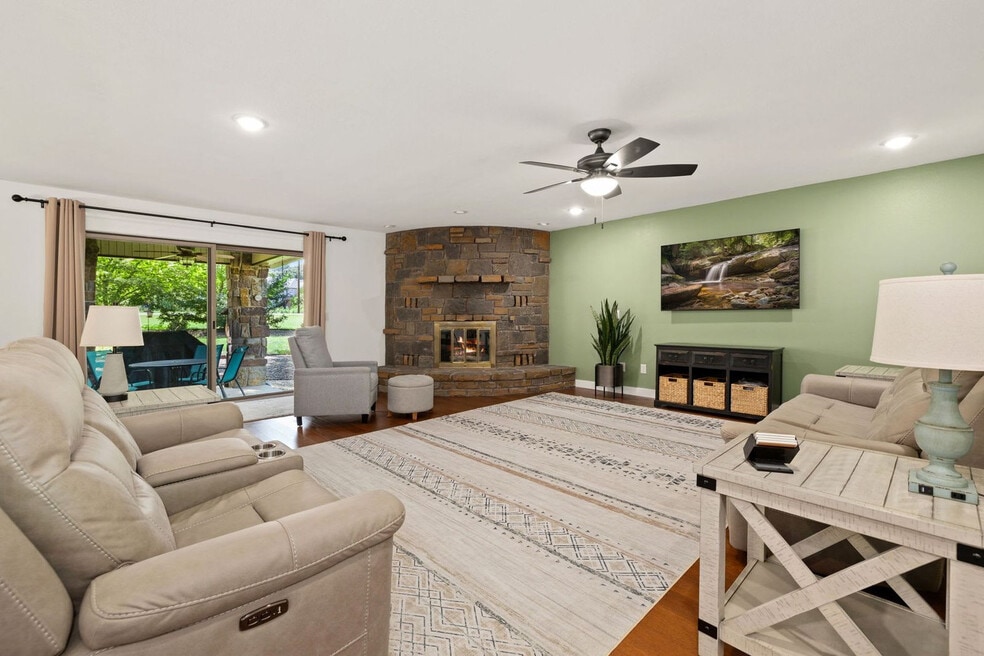 1 Scotsdale Place unit ID1257580P, Bella Vista, AR 72715 - photo 1