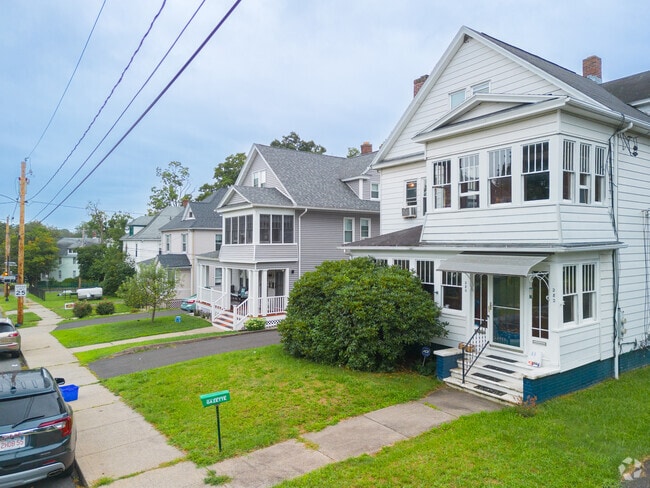 There are many different home styles that are present in Holyoke.