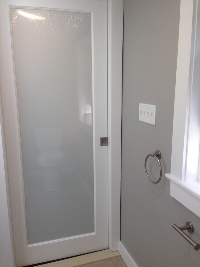 7 Maverick St unit one bed, Dedham, MA 02026 - photo 3