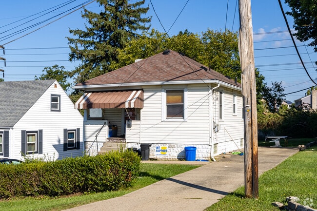 You can find smaller homes on the hills of Lincoln Place.