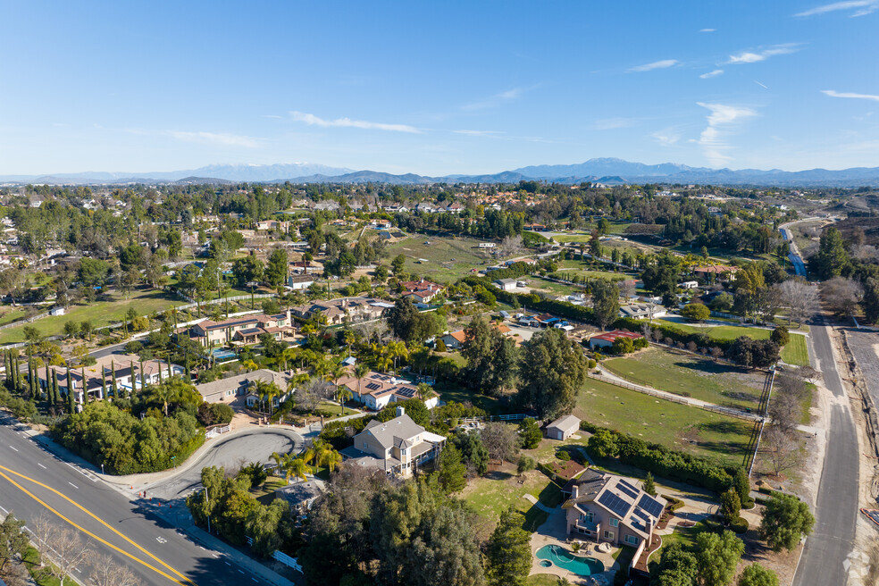 Overview of Los Ranchitos, located in Temecula, CA.