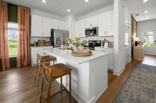 Annalise Glen Creek, Bradenton, FL 34208 - photo 5