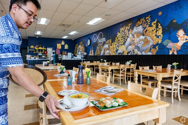 Head to Kenai in Kalifornsky for restaurant options that include delicious Thai food.