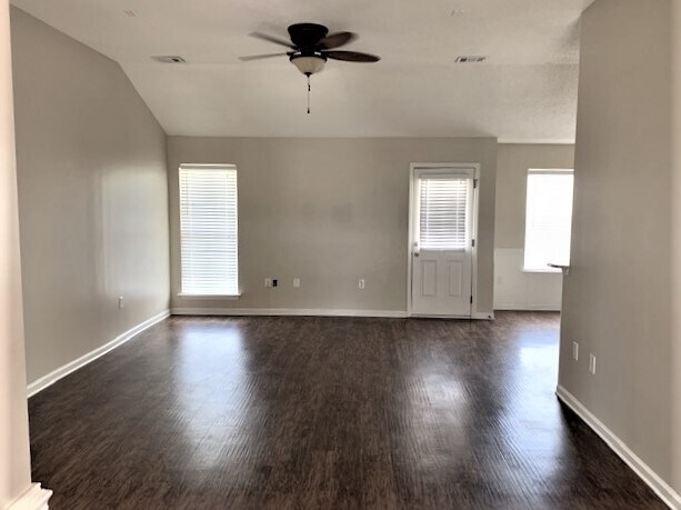 223 Lancaster Way, Richmond Hill, GA 31324 - photo 5