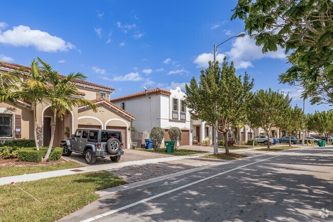 Many gated communities are available for families in the Richmond West neighborhood in Miami