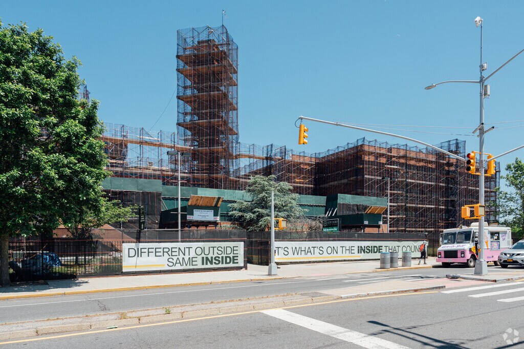 New Dorp High School educates children in the Staten Island area.