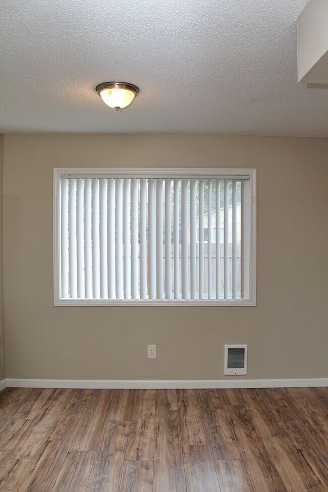 4609-4609 NE Killingsworth St unit 4605 - 05, Portland, OR 97218 - photo 7