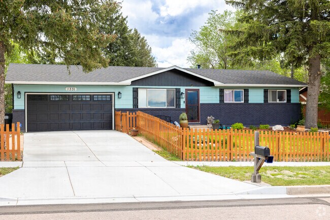 Ranch style homes are here in the Rustic Hills neighborhood.