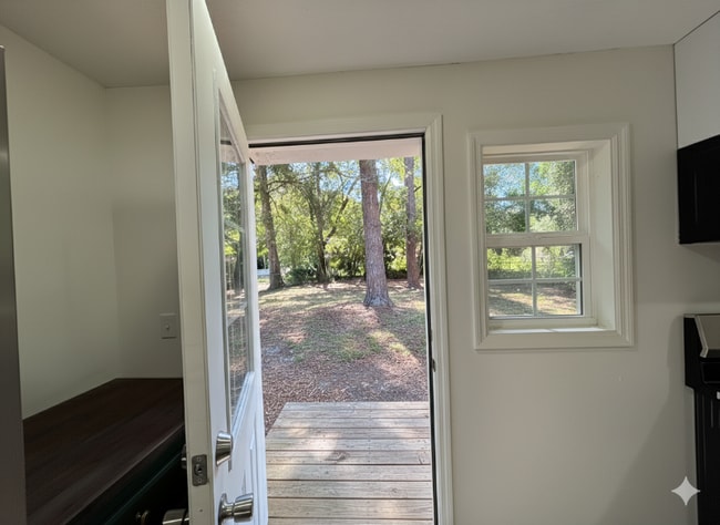 2404 Spurgeon St, Waycross, GA 31501 - photo 5