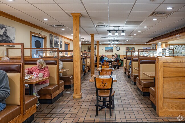Mary’s Diner is a local favorite for classic American breakfasts in Bunker Hill.