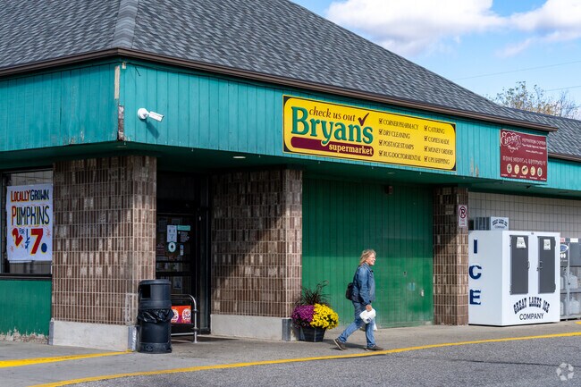 Bryan's Supermarket fresh produce for all your home cooking needs.