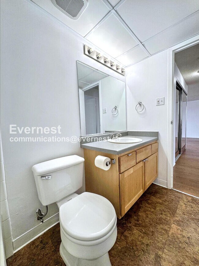 2225 Buchtel Blvd S unit 610, Denver, CO 80210 - photo 7