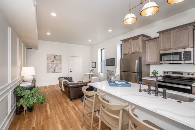 1706 Lang St unit 3, Cincinnati, OH 45202 - photo 4