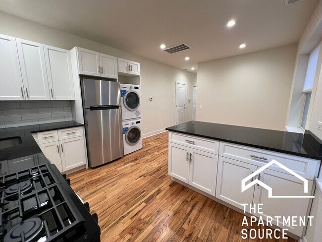 3230 N Clark St unit 3F, Chicago, IL 60657 - photo 2