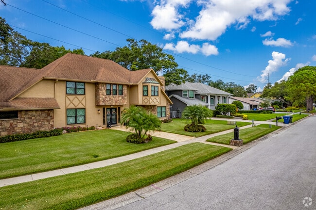 Elegant homes await in Pinellas Park’s exclusive neighborhoods.